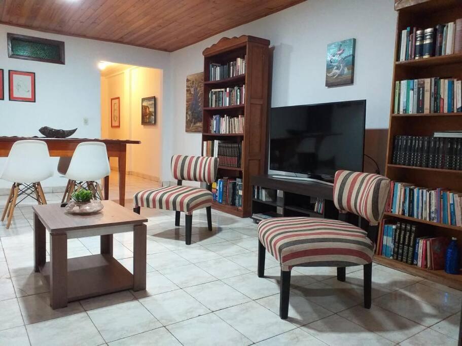 Iguazu House Apartment Puerto Iguazu Exterior photo